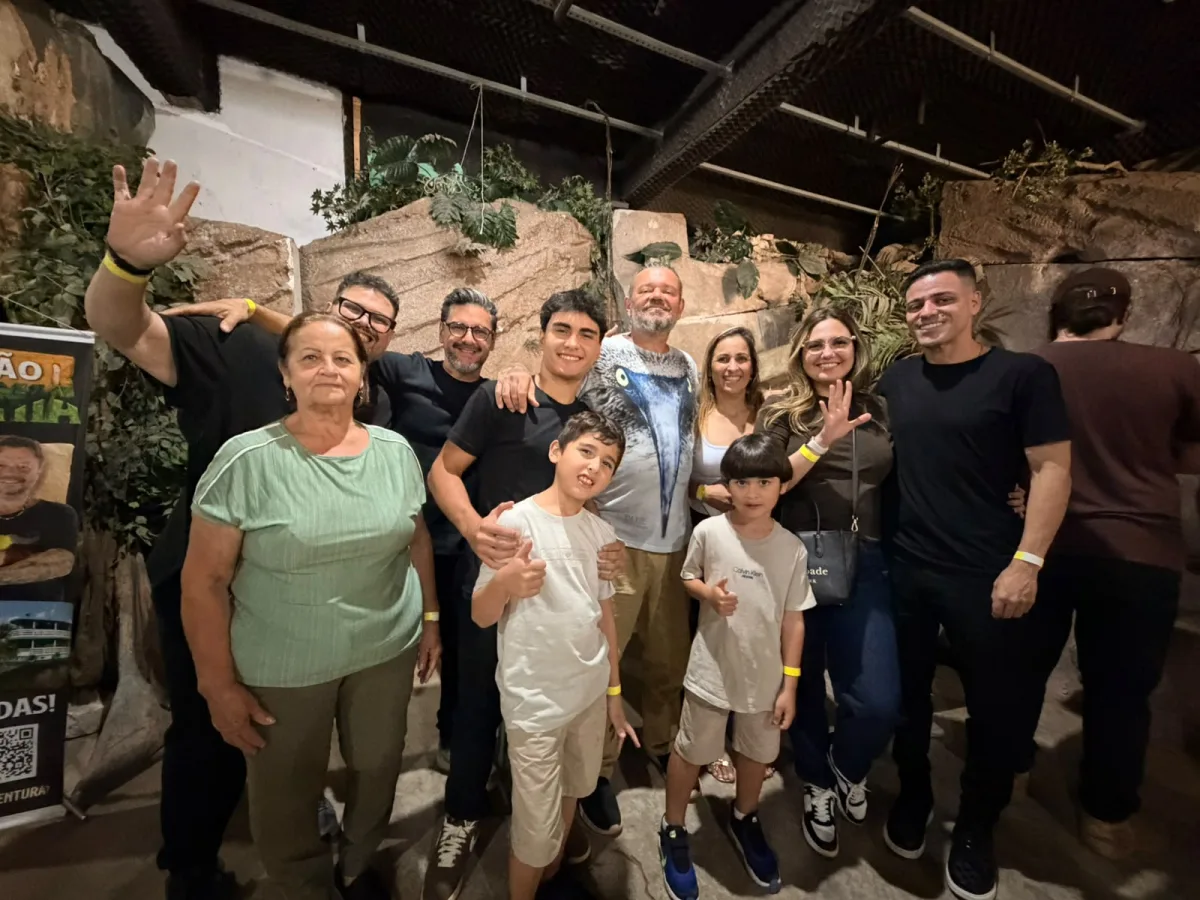 Richard Rasmussen em registro com a Tem Disney em Paris